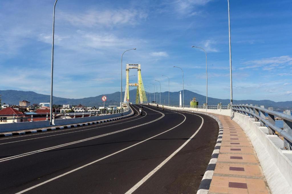Travello Hotel Manado Ngoại thất bức ảnh