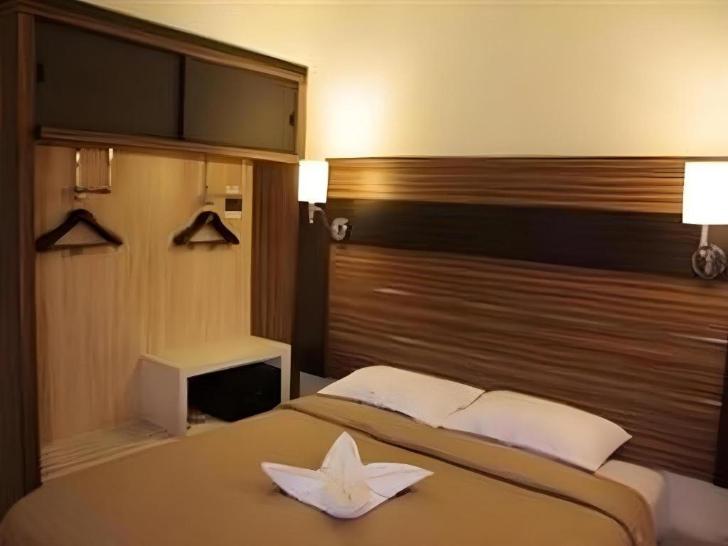 Travello Hotel Manado Ngoại thất bức ảnh