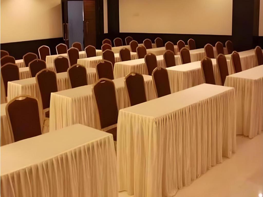 Travello Hotel Manado Ngoại thất bức ảnh
