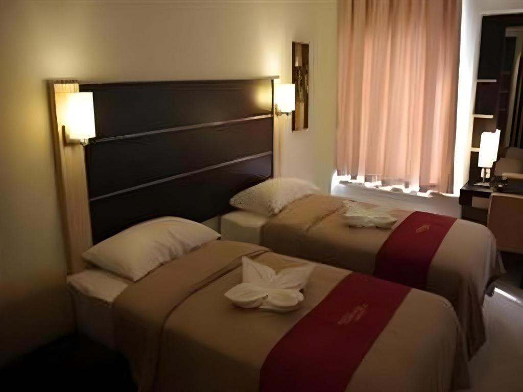 Travello Hotel Manado Ngoại thất bức ảnh