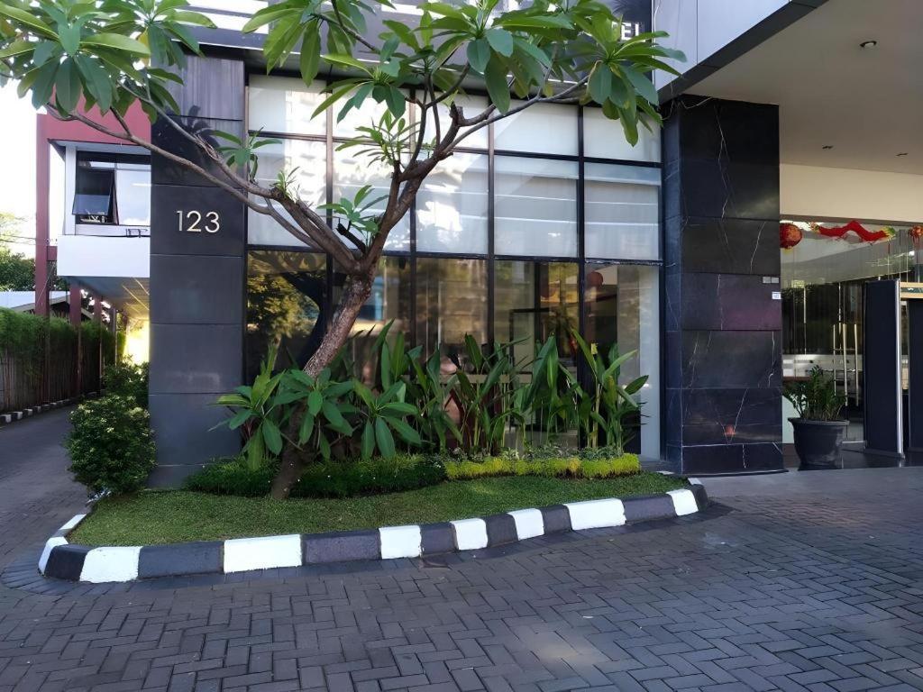 Travello Hotel Manado Ngoại thất bức ảnh