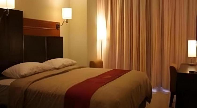 Travello Hotel Manado Ngoại thất bức ảnh