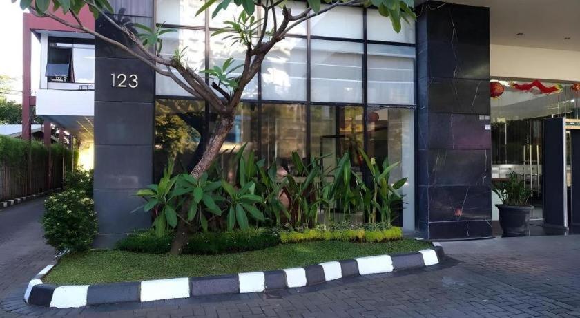 Travello Hotel Manado Ngoại thất bức ảnh