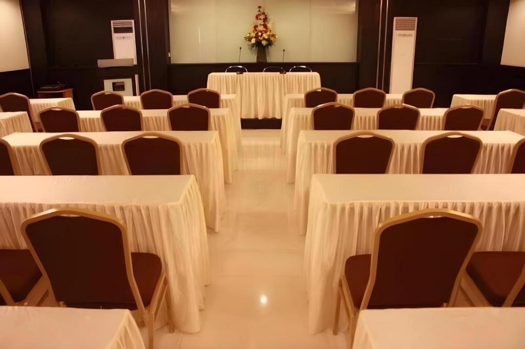 Travello Hotel Manado Ngoại thất bức ảnh